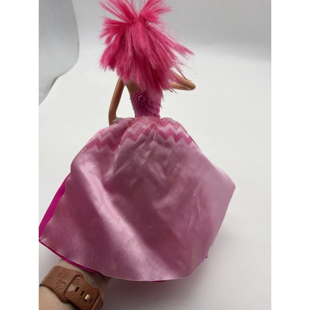 Barbie Rock N Royals Courtney Fashion Doll Pink‎ Hair Dress Mattel Working
